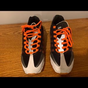 Girl’s Nike AirMax Sneakers